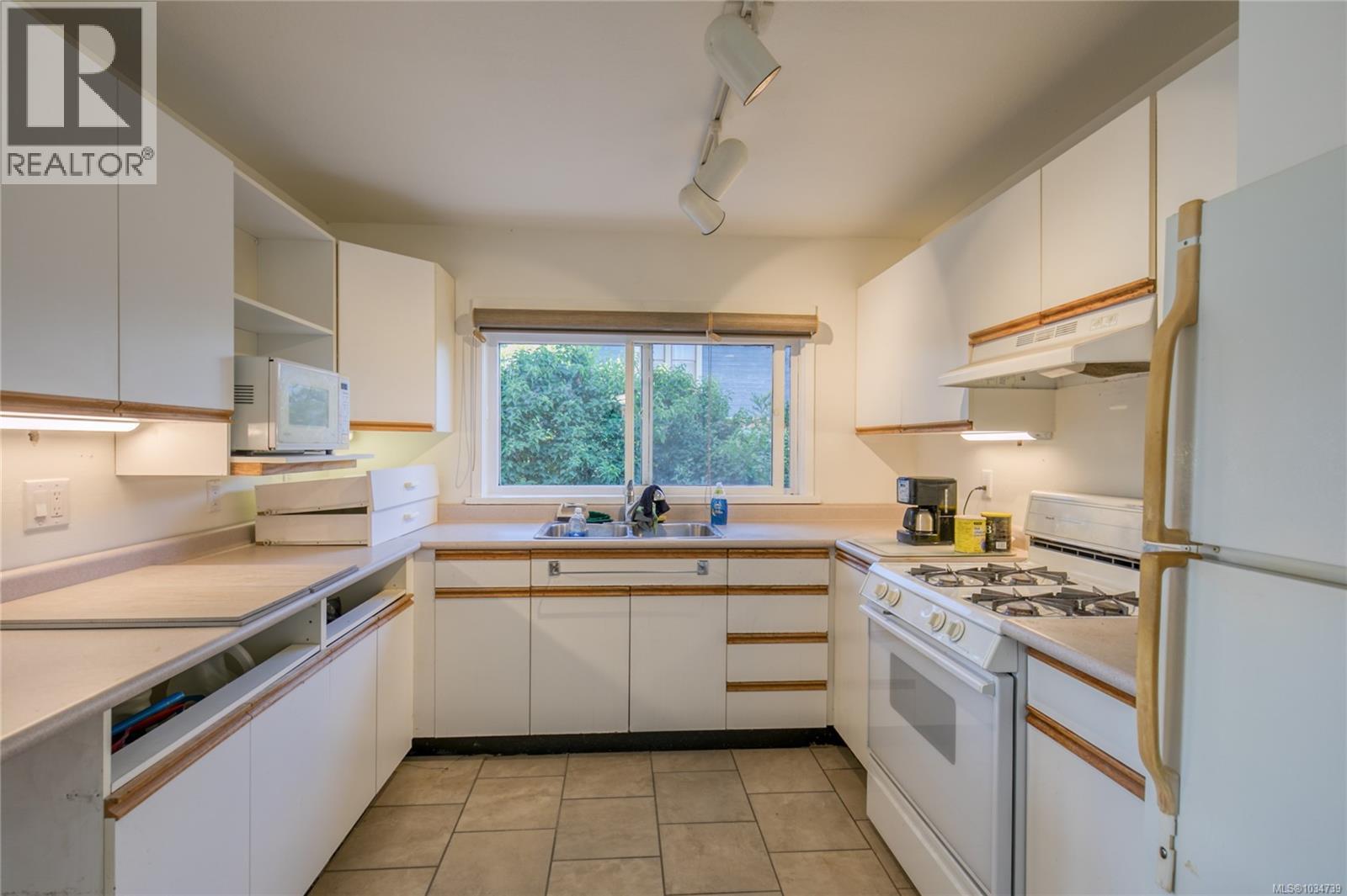 415 Machleary St, Nanaimo, British Columbia  V9R 2H1 - Photo 16 - 1034739