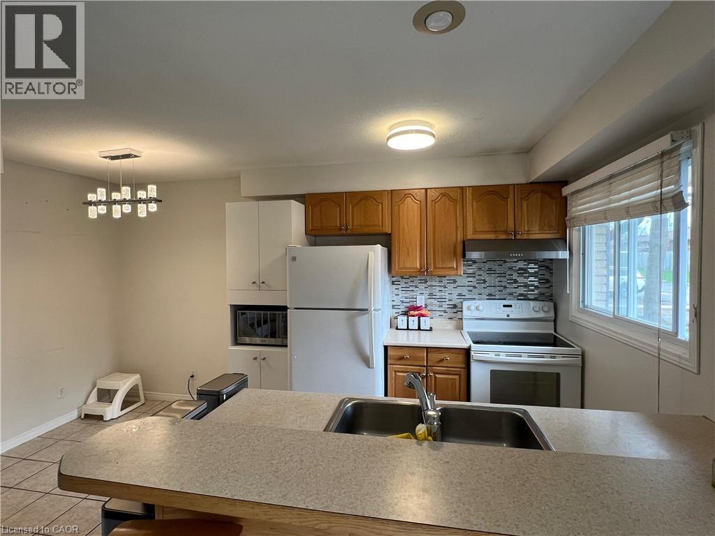 211 Veronica Drive Unit# A5, Kitchener, Ontario  N2A 2R8 - Photo 3 - 40827311