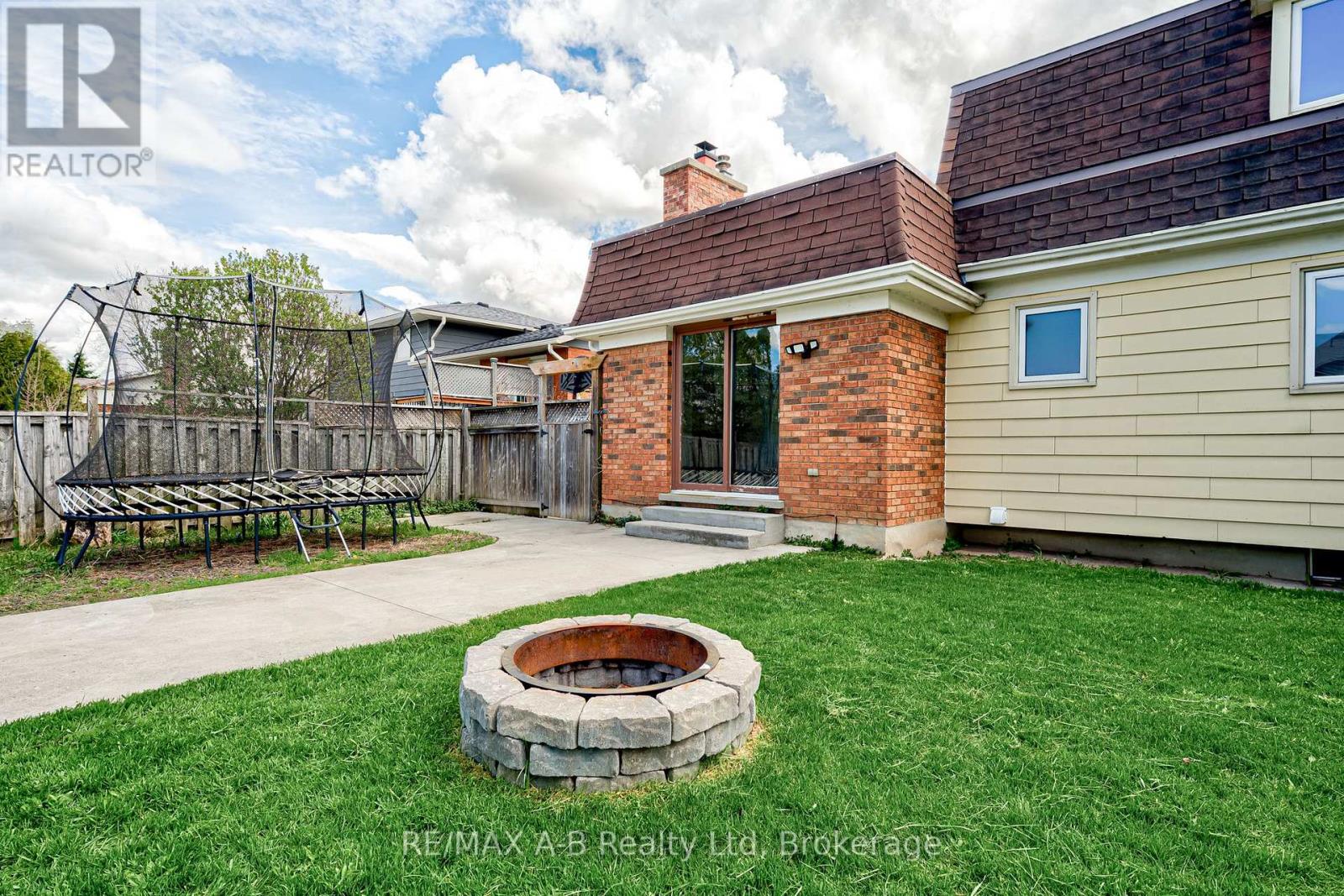 90 Windemere Crescent, Stratford, Ontario  N5A 6B1 - Photo 6 - X12938804