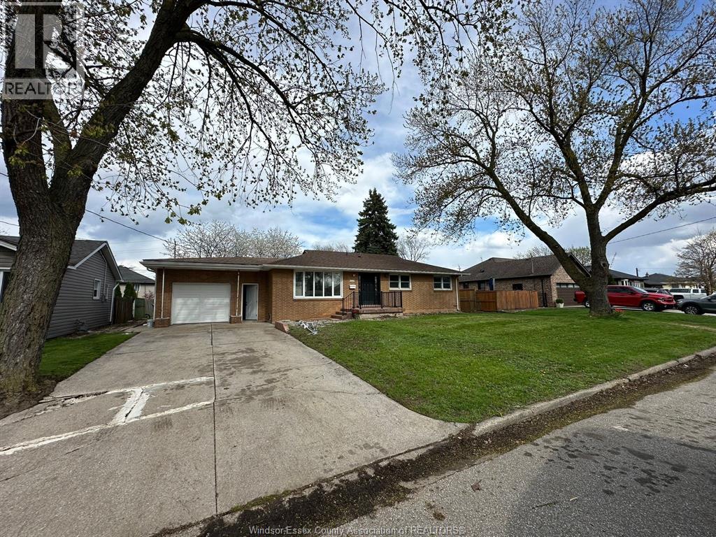 3010 BYNG, windsor, Ontario