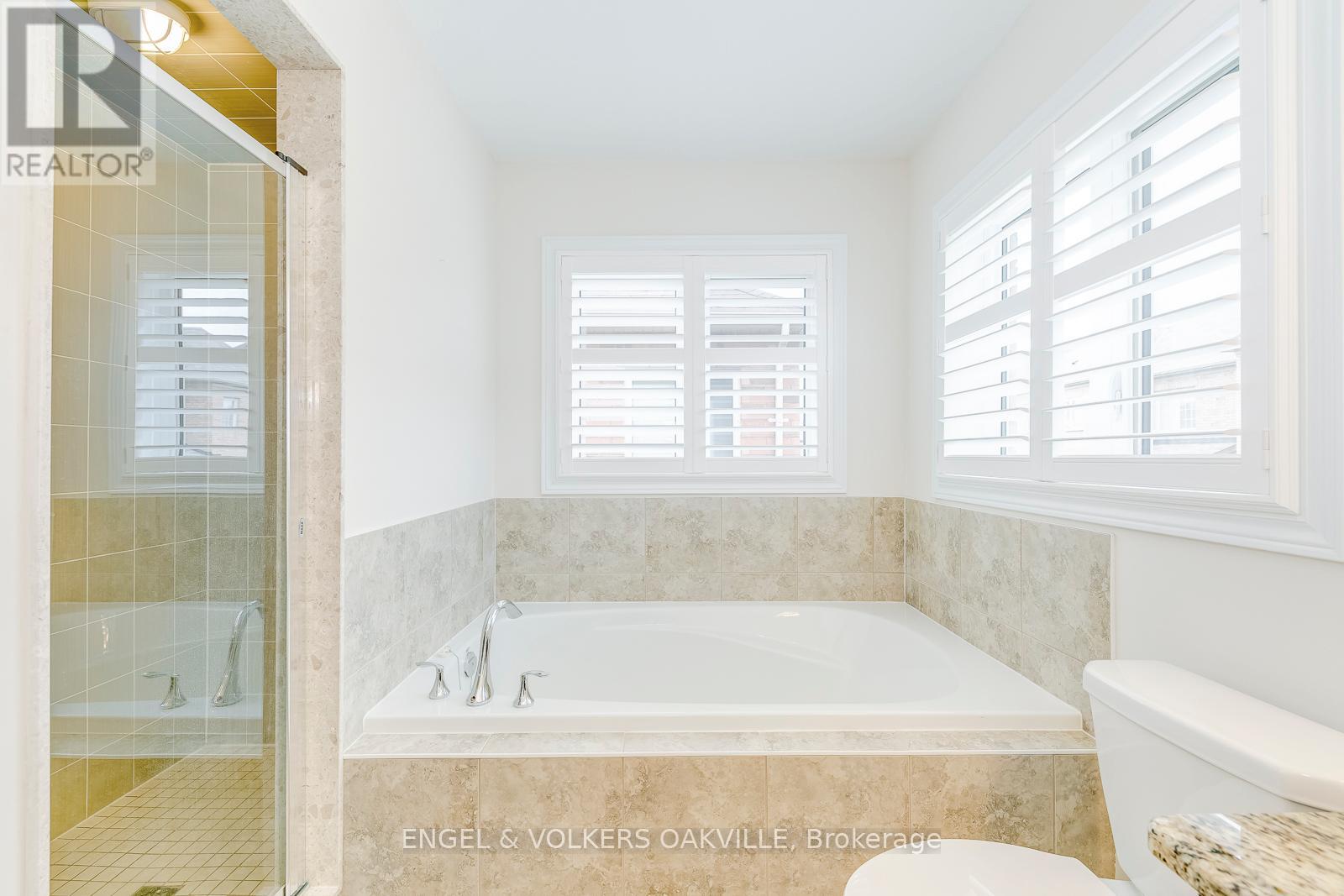 353 Leadwood Gate, Oakville, Ontario  L6M 1L7 - Photo 21 - W13089626