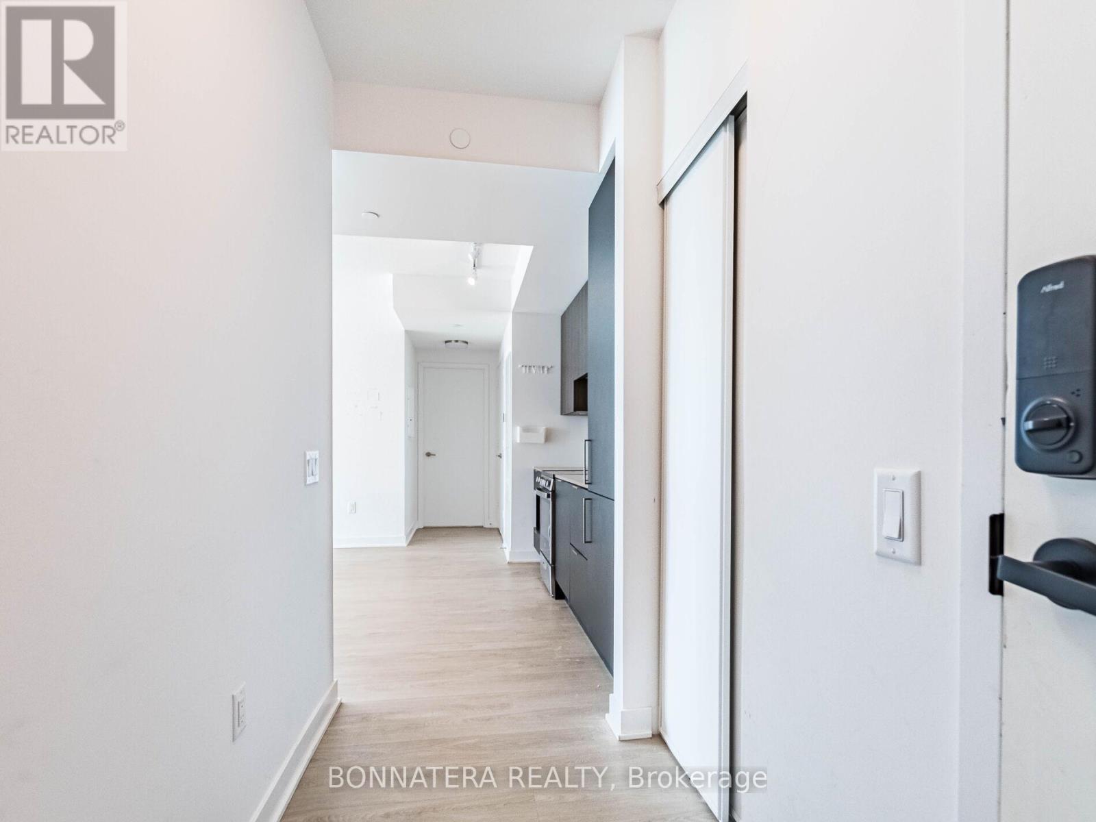 906 - 3900 Confederation Parkway, Mississauga, Ontario  L5B 0L4 - Photo 7 - W13089670
