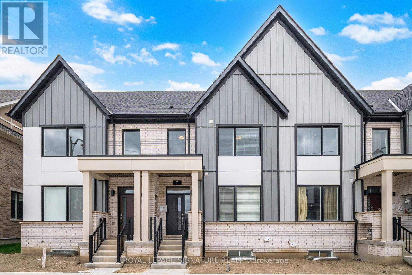 7 Moosehead Drive, Brampton, Ontario  L7A 5L9 - Photo 1 - W13089708