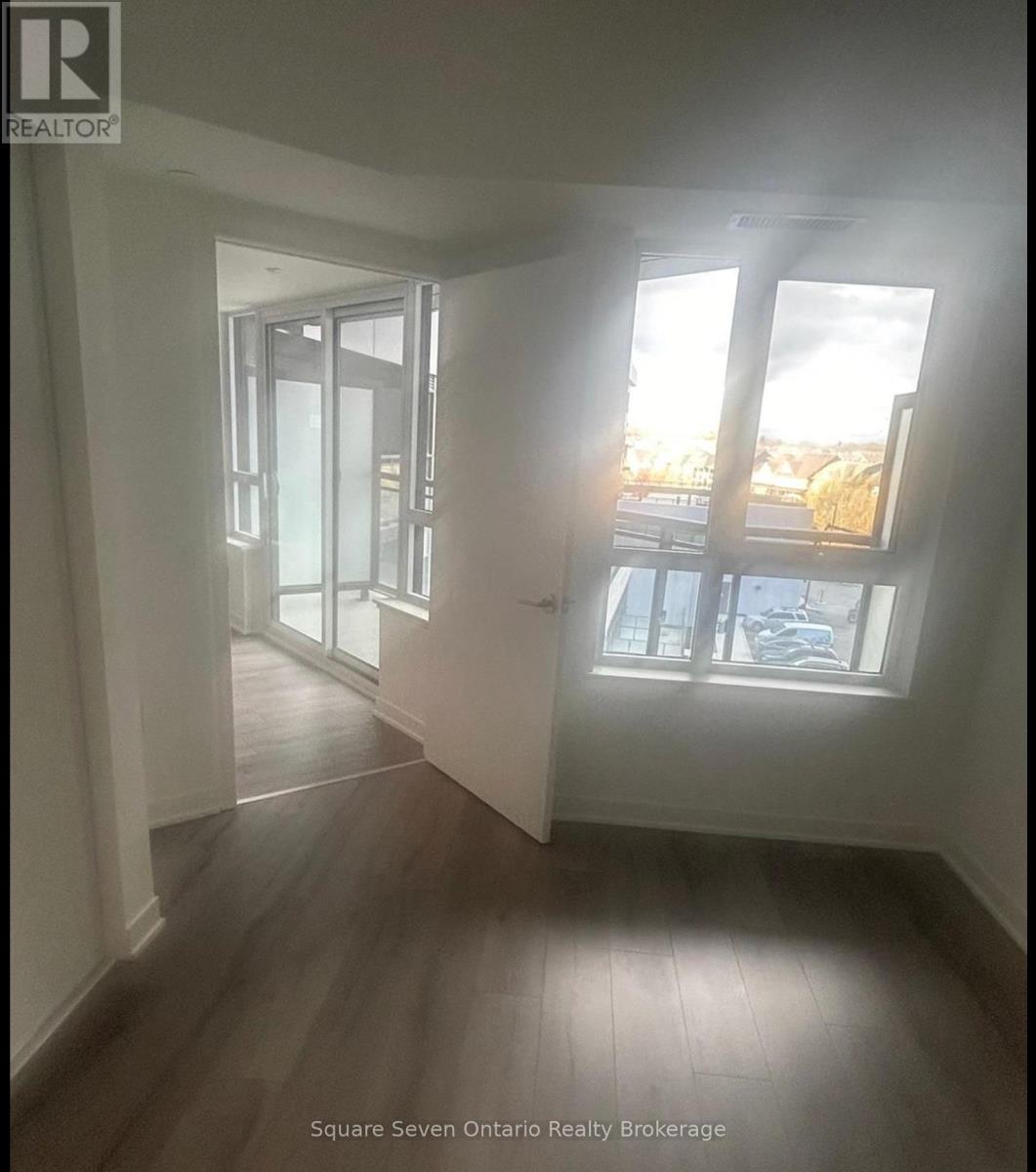 401 - 395 Dundas Street W, Oakville, Ontario  L6M 4M2 - Photo 3 - W13089800