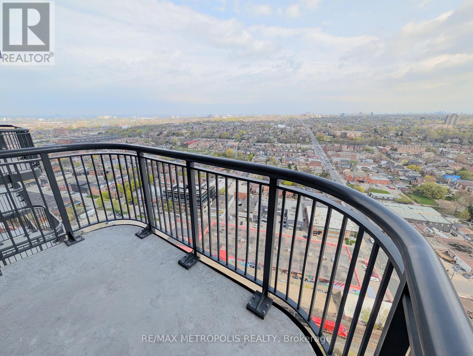 2704 - 1185 Dupont Street, Toronto, Ontario  M6H 0G5 - Photo 10 - W13089822