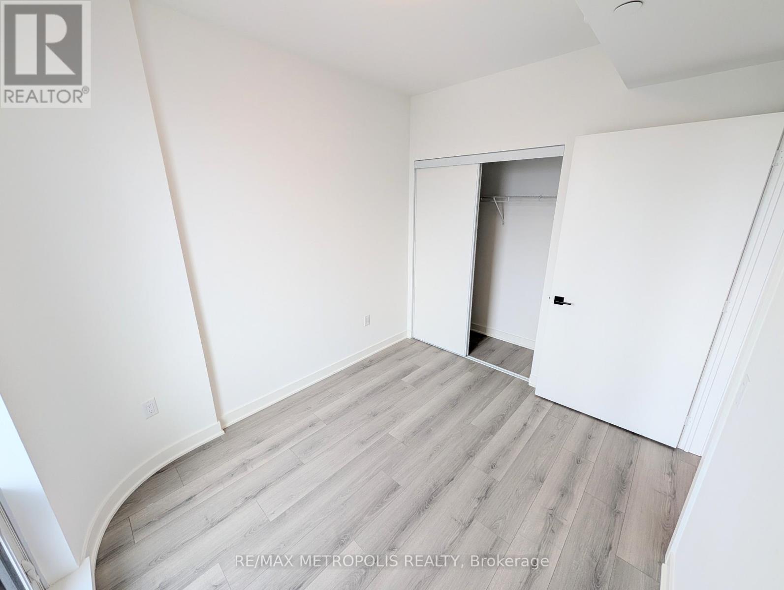 2704 - 1185 Dupont Street, Toronto, Ontario  M6H 0G5 - Photo 12 - W13089822
