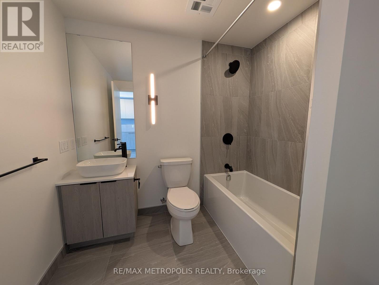 2704 - 1185 Dupont Street, Toronto, Ontario  M6H 0G5 - Photo 4 - W13089822