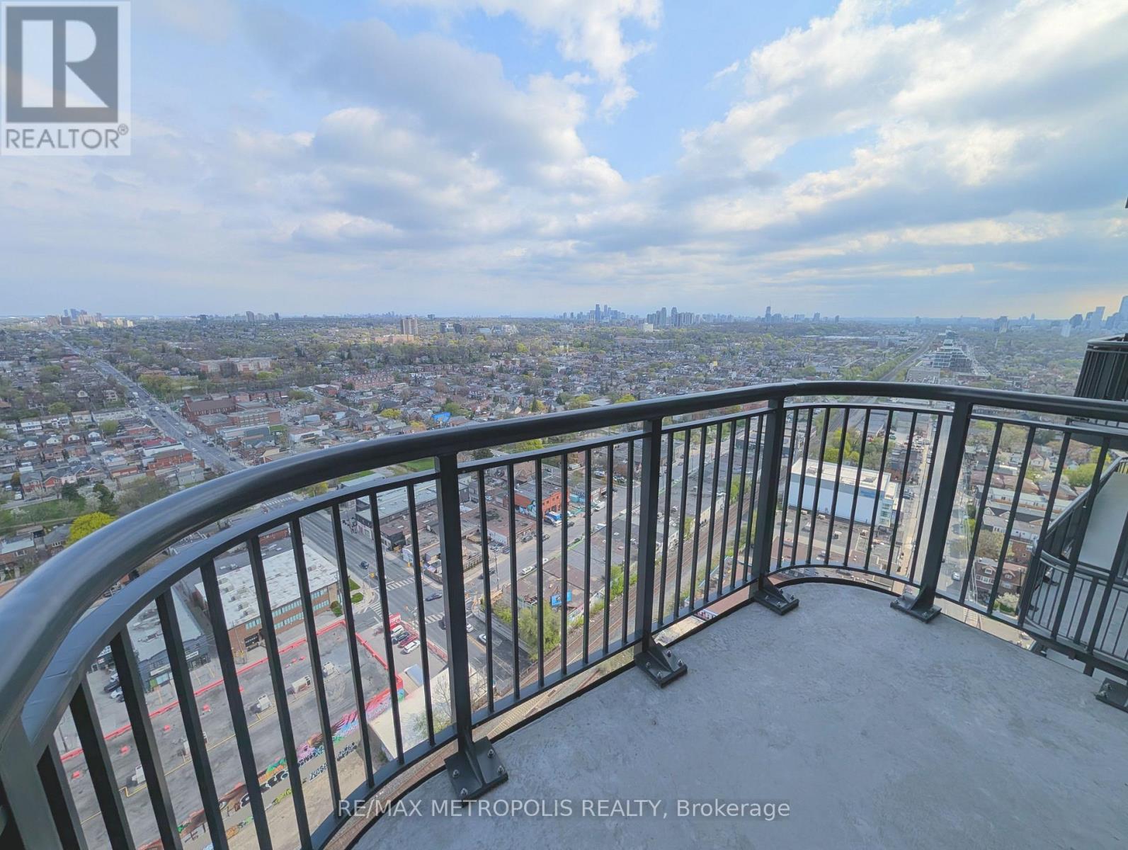 2704 - 1185 Dupont Street, Toronto, Ontario  M6H 0G5 - Photo 9 - W13089822