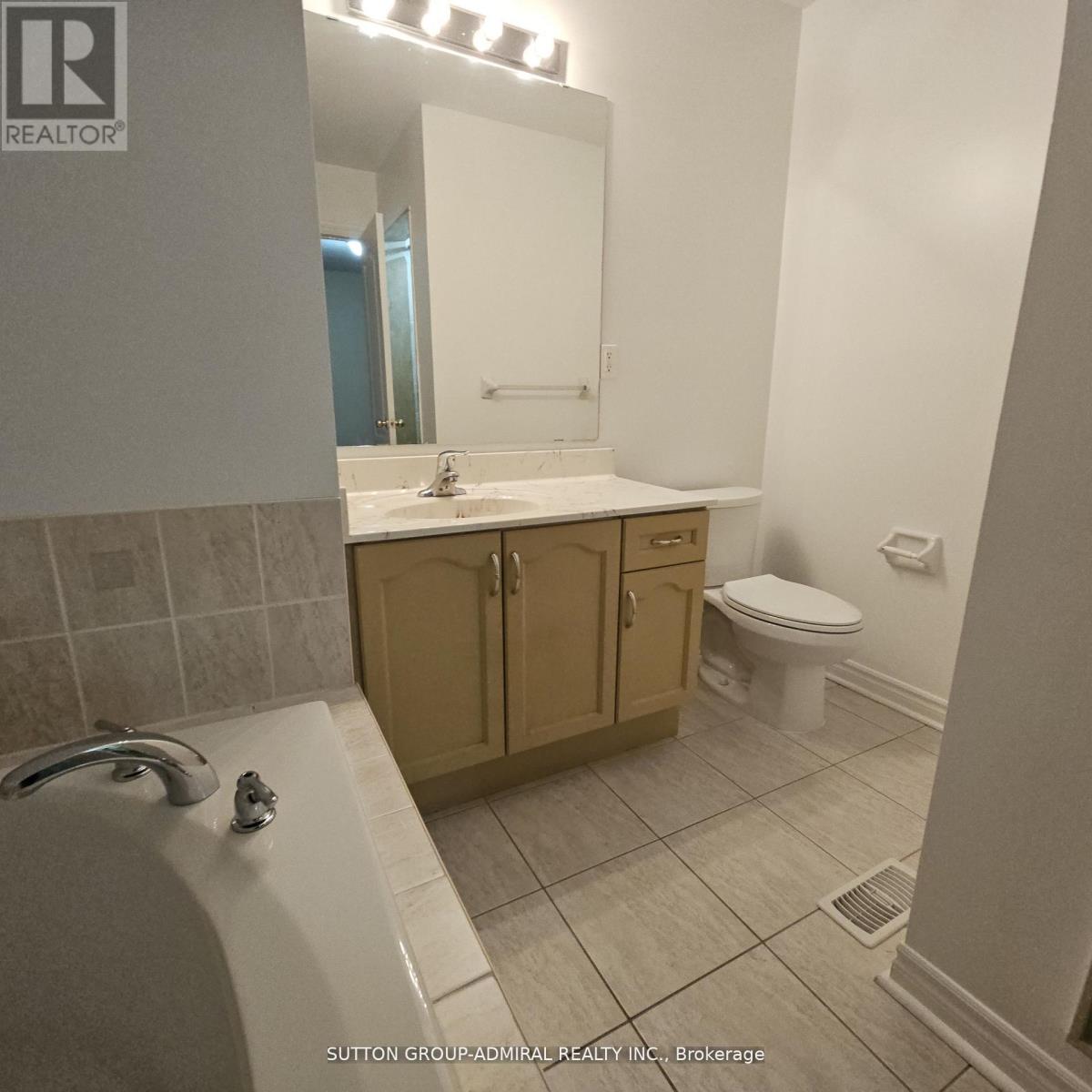 27 Frost King Lane, Toronto, Ontario  M9W 0A5 - Photo 7 - W13089824