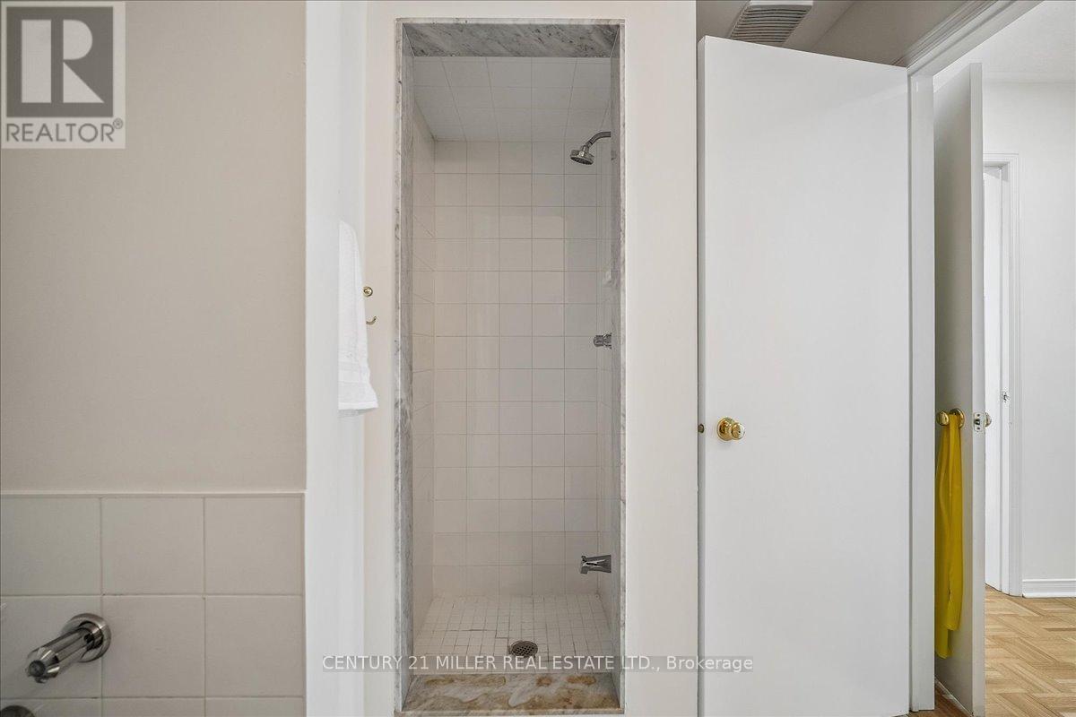 421 Levanna Lane, Oakville, Ontario  L6H 6B8 - Photo 15 - W13089916