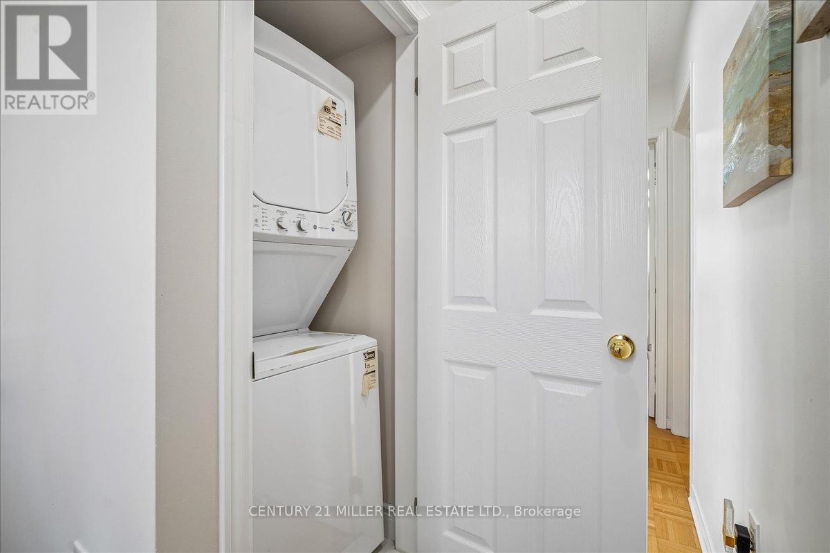 421 Levanna Lane, Oakville, Ontario  L6H 6B8 - Photo 16 - W13089916