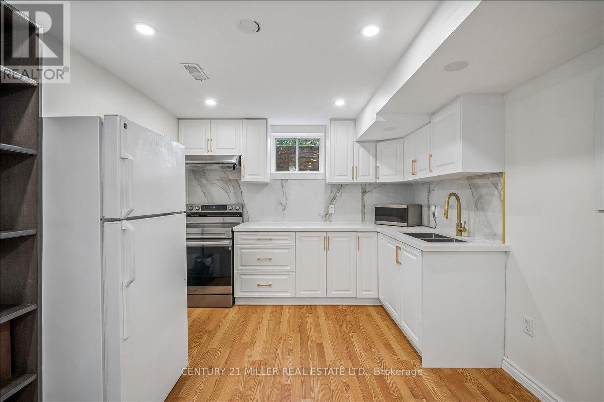 421 Levanna Lane, Oakville, Ontario  L6H 6B8 - Photo 18 - W13089916