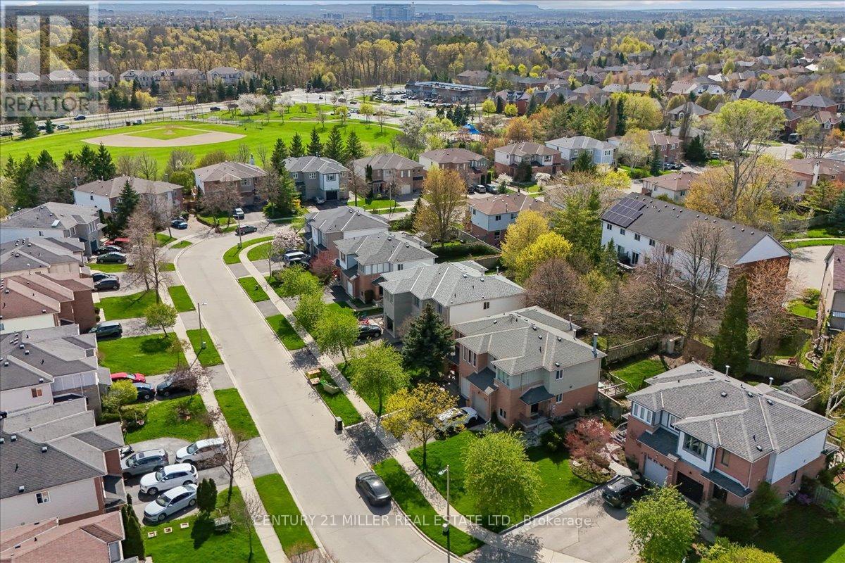 421 Levanna Lane, Oakville, Ontario  L6H 6B8 - Photo 30 - W13089916