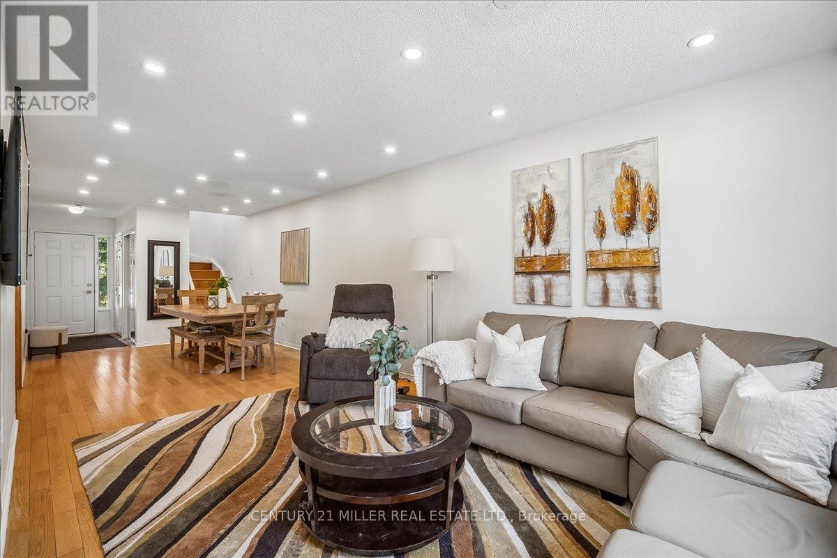 421 Levanna Lane, Oakville, Ontario  L6H 6B8 - Photo 5 - W13089916