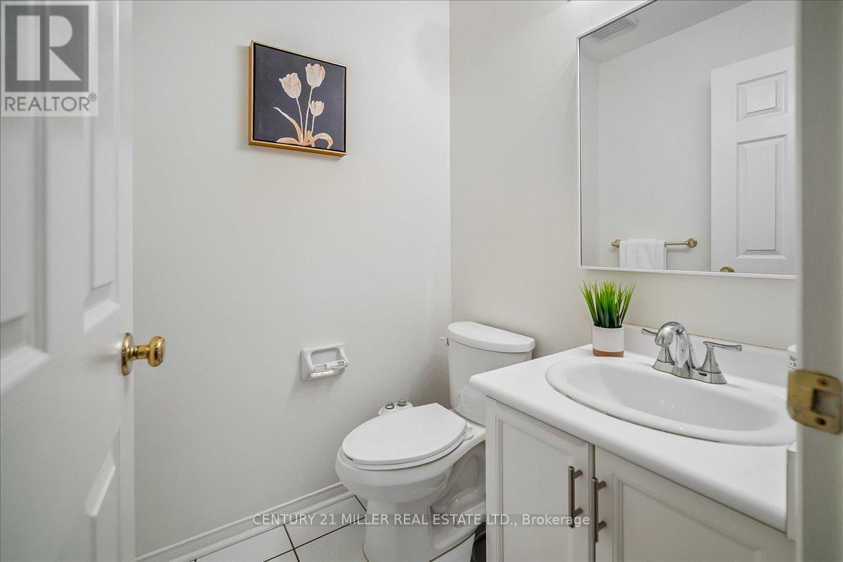 421 Levanna Lane, Oakville, Ontario  L6H 6B8 - Photo 9 - W13089916