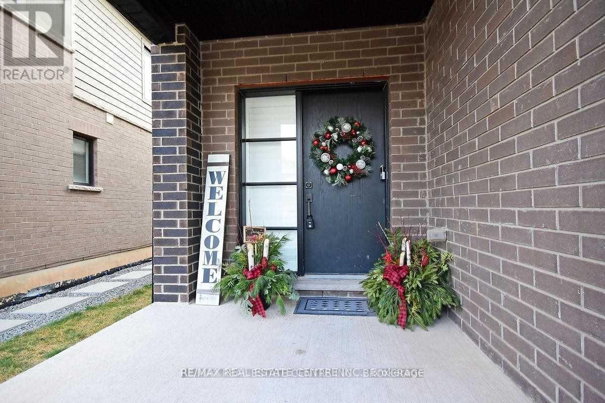 390 Wheat Boom Drive, Oakville, Ontario  L6H 0R4 - Photo 3 - W13089952