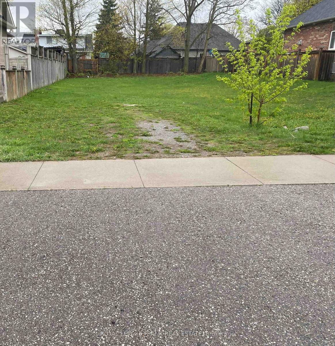 23 Corvinelli Street, Whitby, Ontario  L1M 0G7 - Photo 3 - E13084568