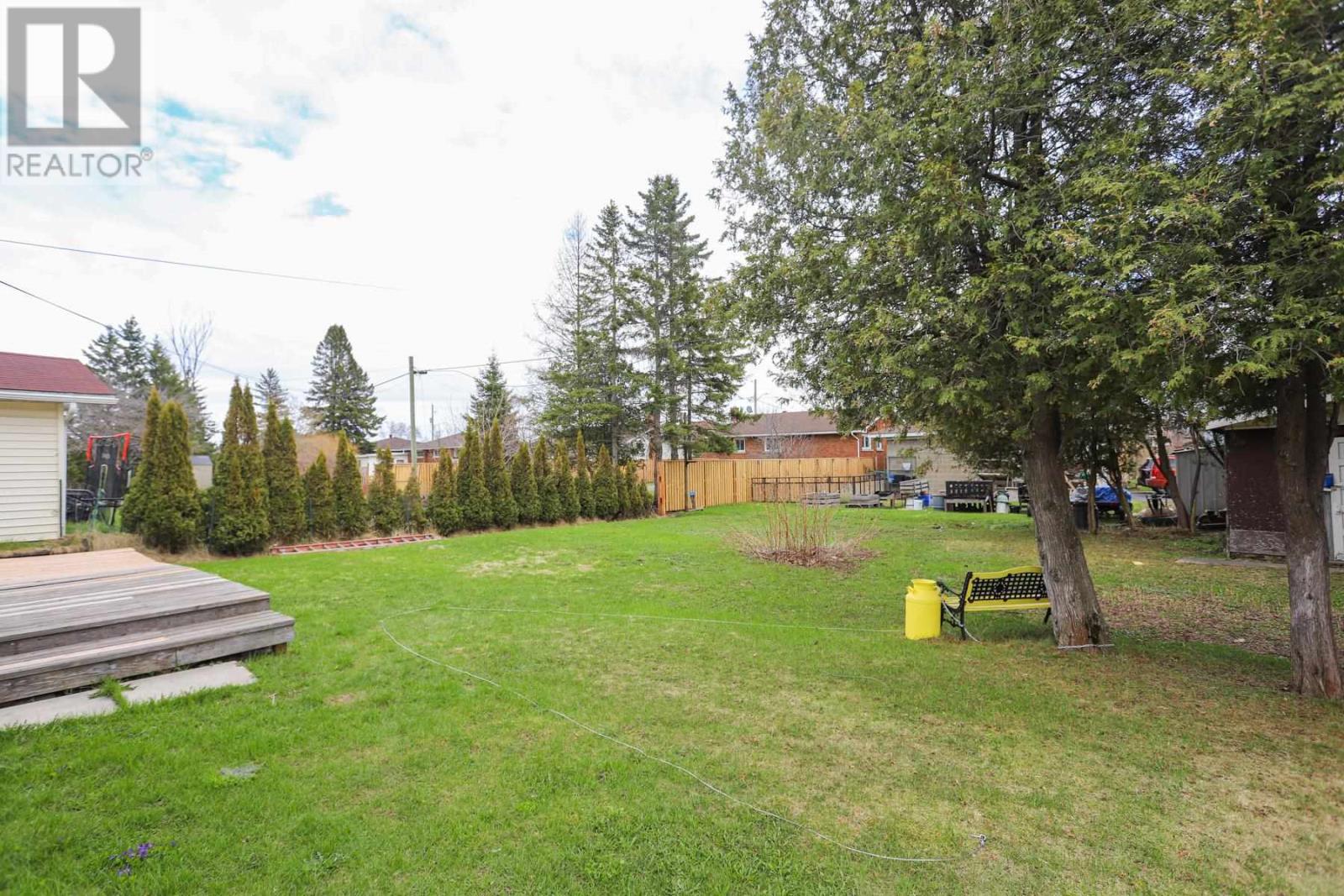 163 Ruth St, Sault Ste. Marie, Ontario  P6C 2E8 - Photo 9 - SM260886