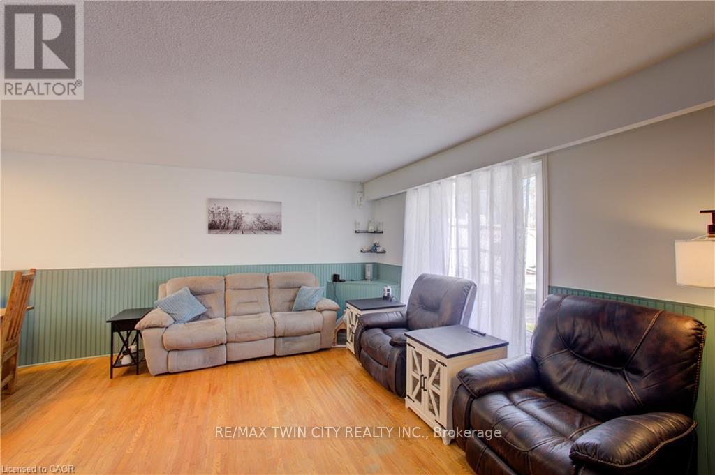 354 Falconer Street, Saugeen Shores, Ontario  N0H 2C2 - Photo 4 - X13089472