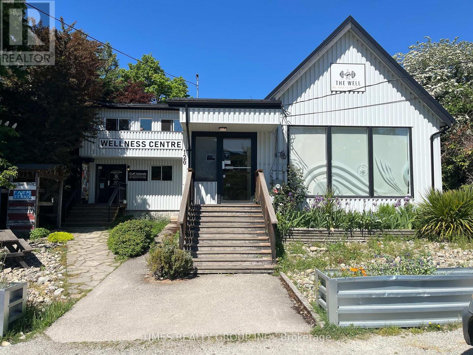 1 - 120 HEREFORD AVENUE, Salt Spring Isl., British Columbia
