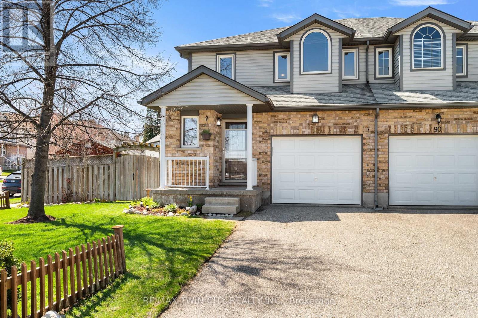 92 SNOWDROP CRESCENT, Kitchener, Ontario