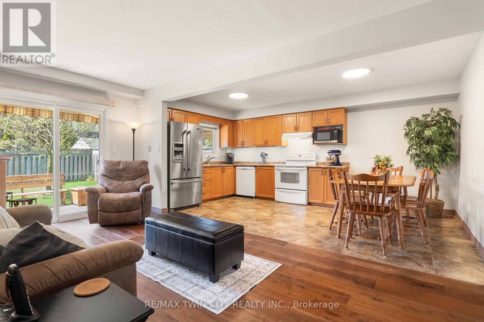 92 Snowdrop Crescent, Kitchener, Ontario  N2E 4G6 - Photo 11 - X13089658