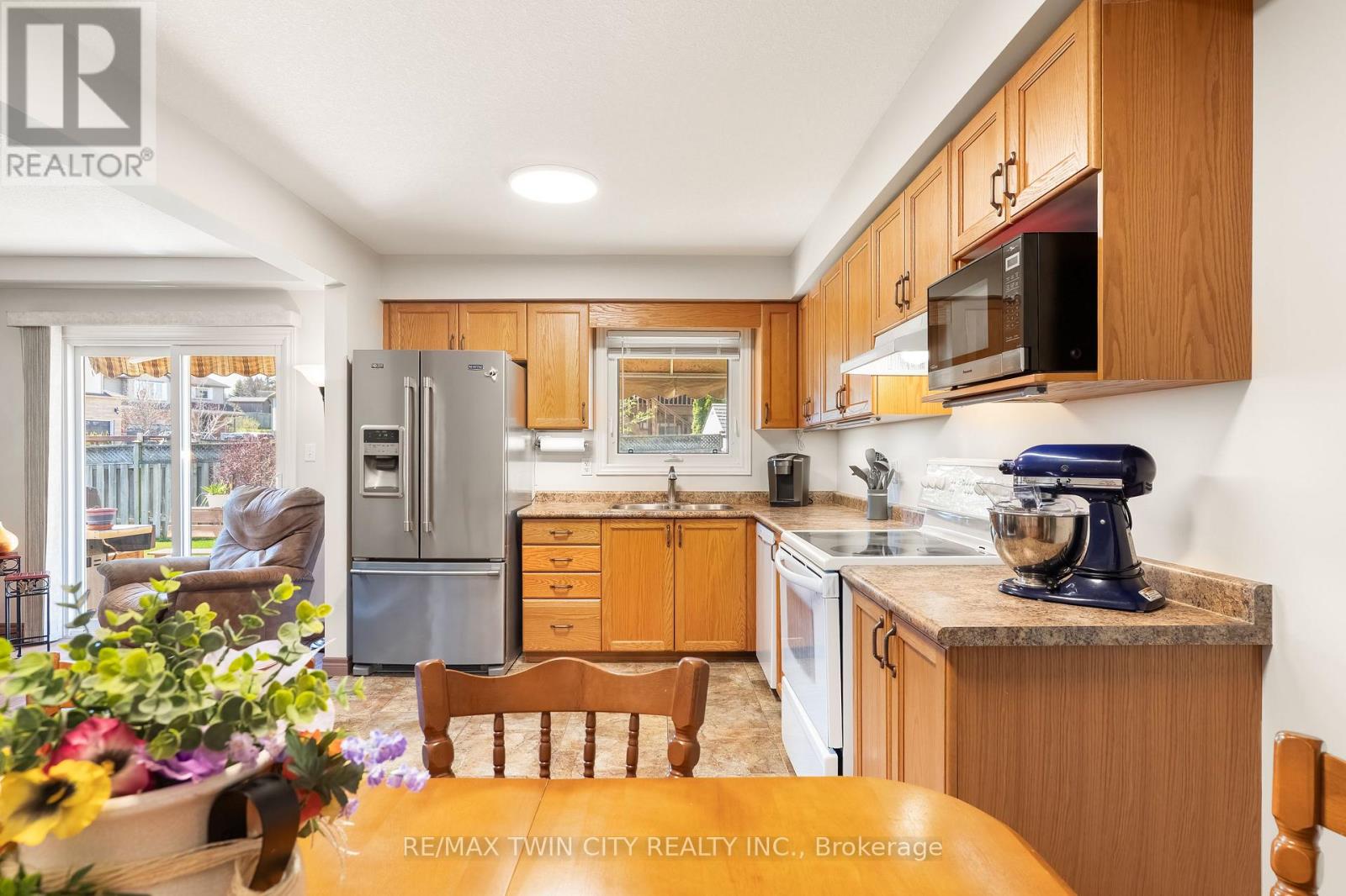 92 Snowdrop Crescent, Kitchener, Ontario  N2E 4G6 - Photo 15 - X13089658