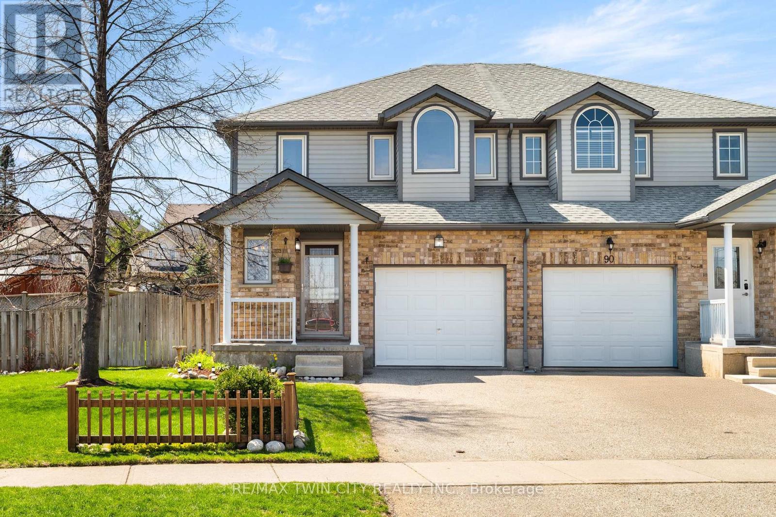 92 Snowdrop Crescent, Kitchener, Ontario  N2E 4G6 - Photo 2 - X13089658
