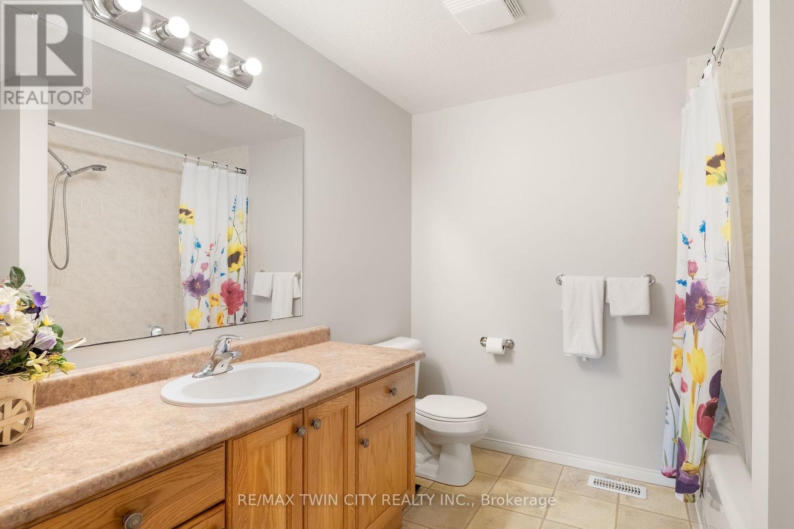 92 Snowdrop Crescent, Kitchener, Ontario  N2E 4G6 - Photo 26 - X13089658