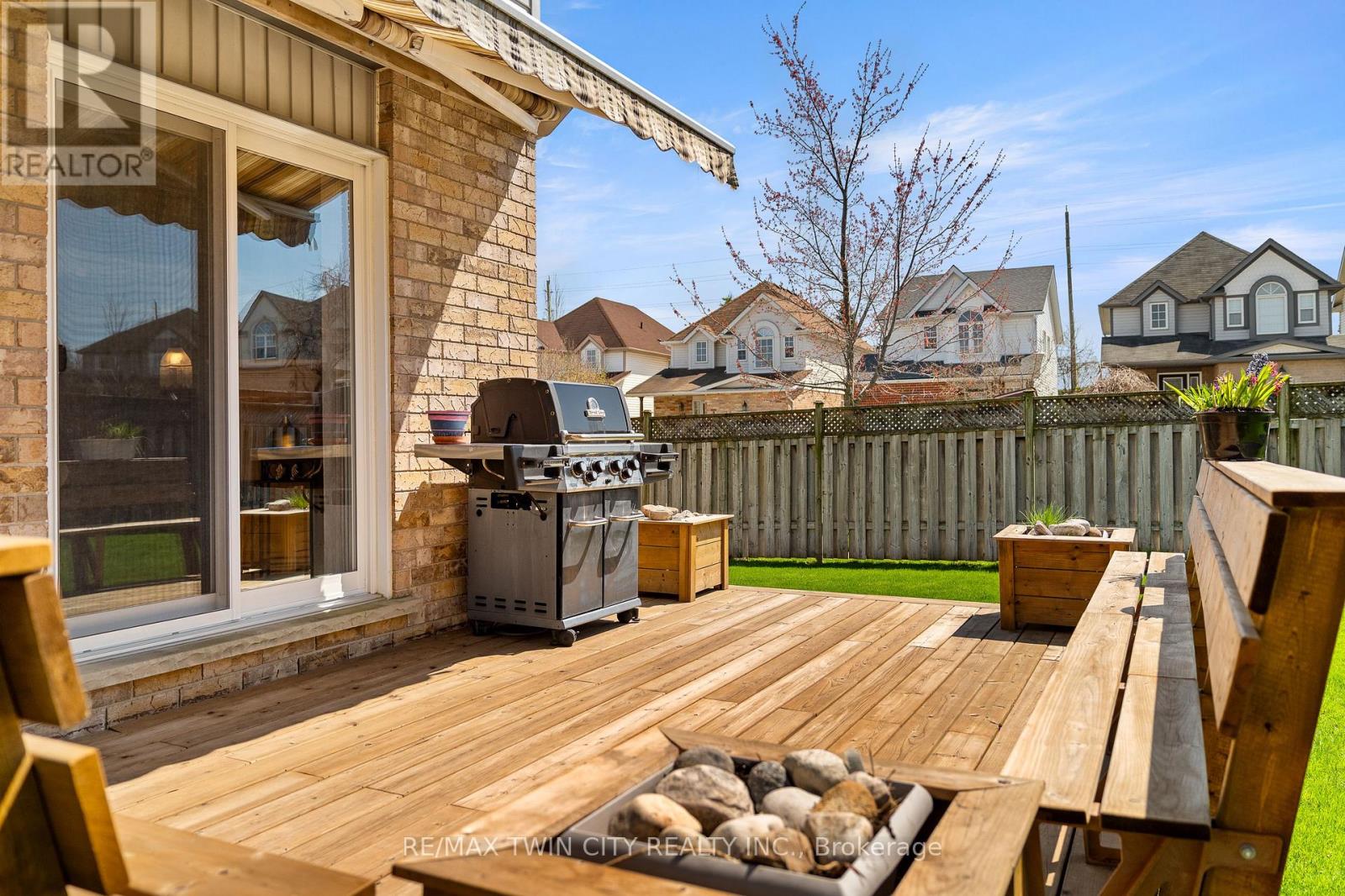 92 Snowdrop Crescent, Kitchener, Ontario  N2E 4G6 - Photo 37 - X13089658