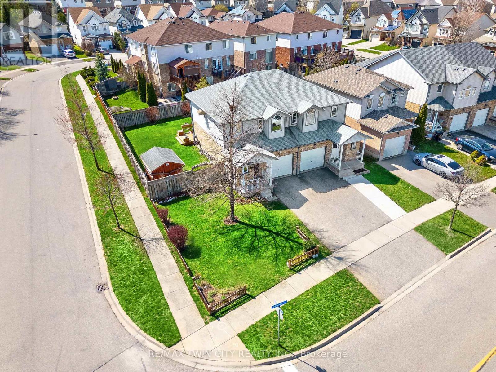 92 Snowdrop Crescent, Kitchener, Ontario  N2E 4G6 - Photo 43 - X13089658