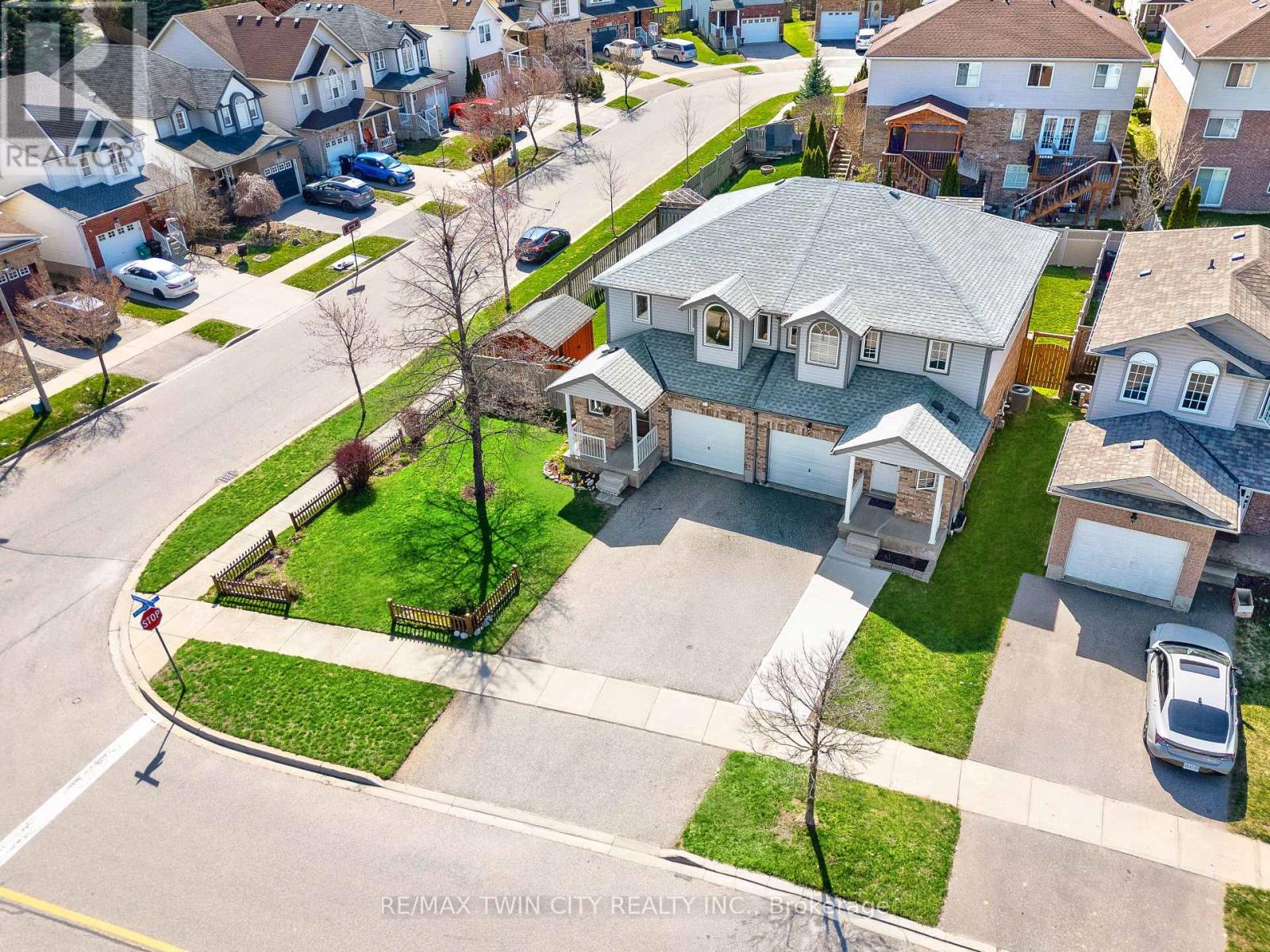 92 Snowdrop Crescent, Kitchener, Ontario  N2E 4G6 - Photo 44 - X13089658