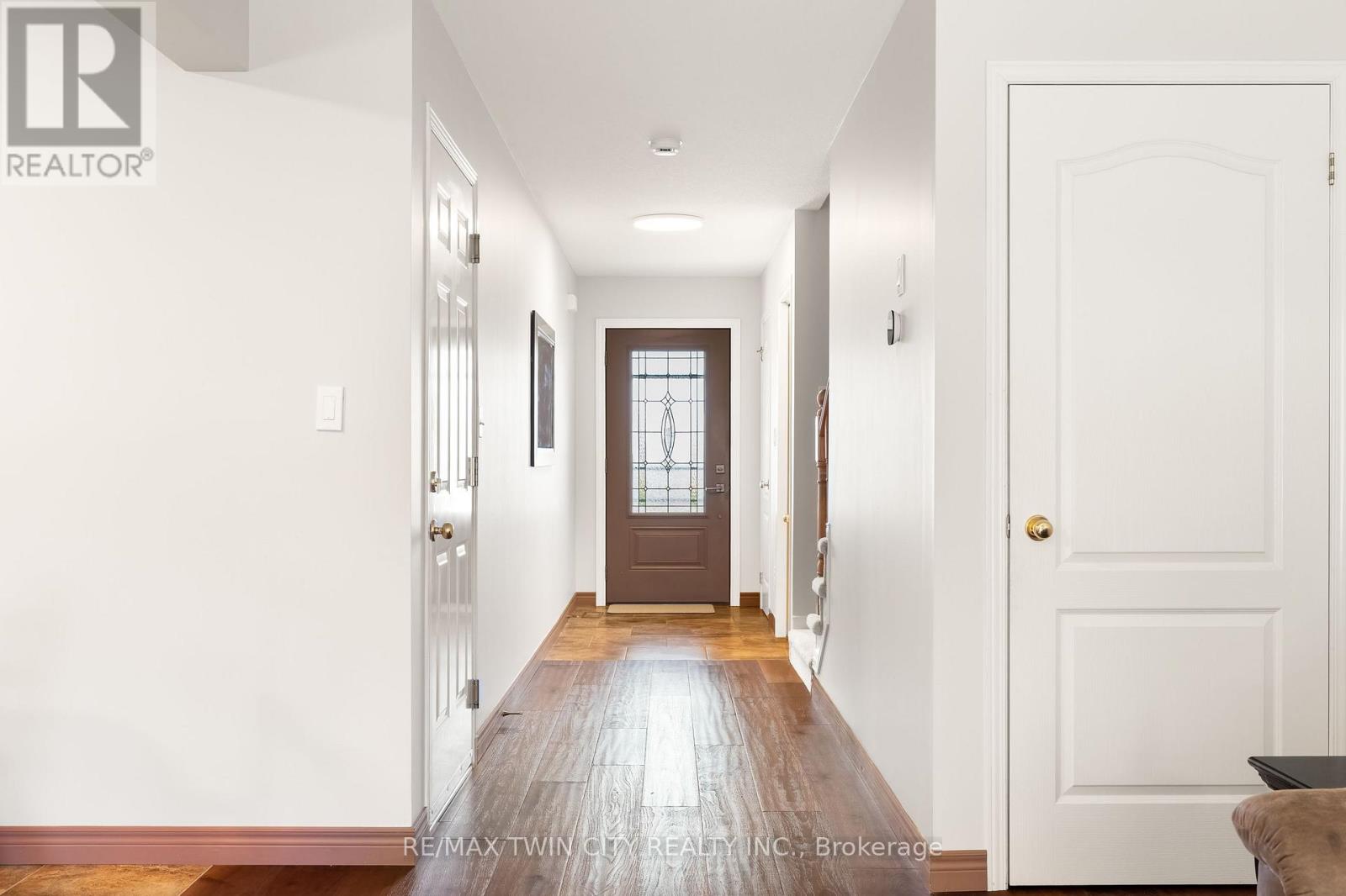 92 Snowdrop Crescent, Kitchener, Ontario  N2E 4G6 - Photo 5 - X13089658
