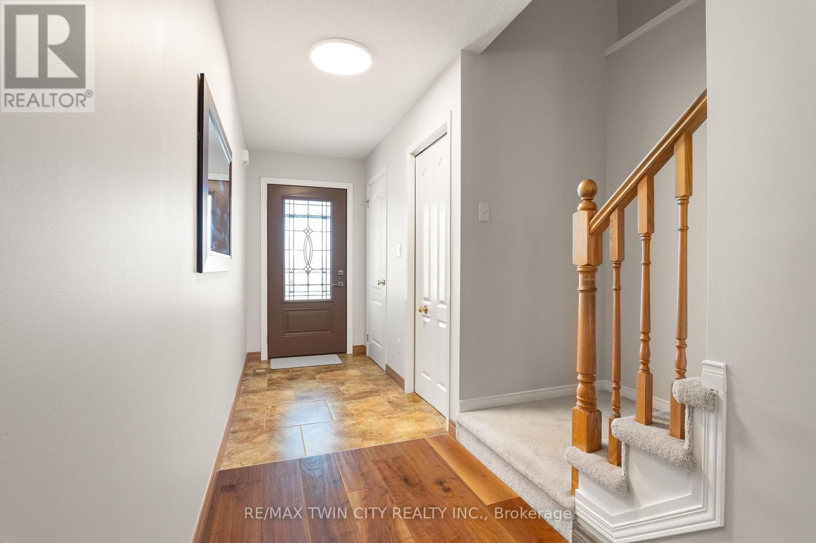 92 Snowdrop Crescent, Kitchener, Ontario  N2E 4G6 - Photo 8 - X13089658