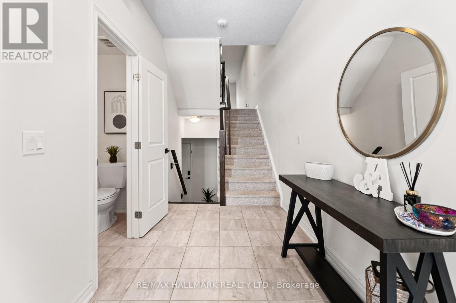 283 Skinner Road, Hamilton, Ontario  L8B 1W5 - Photo 3 - X13089706