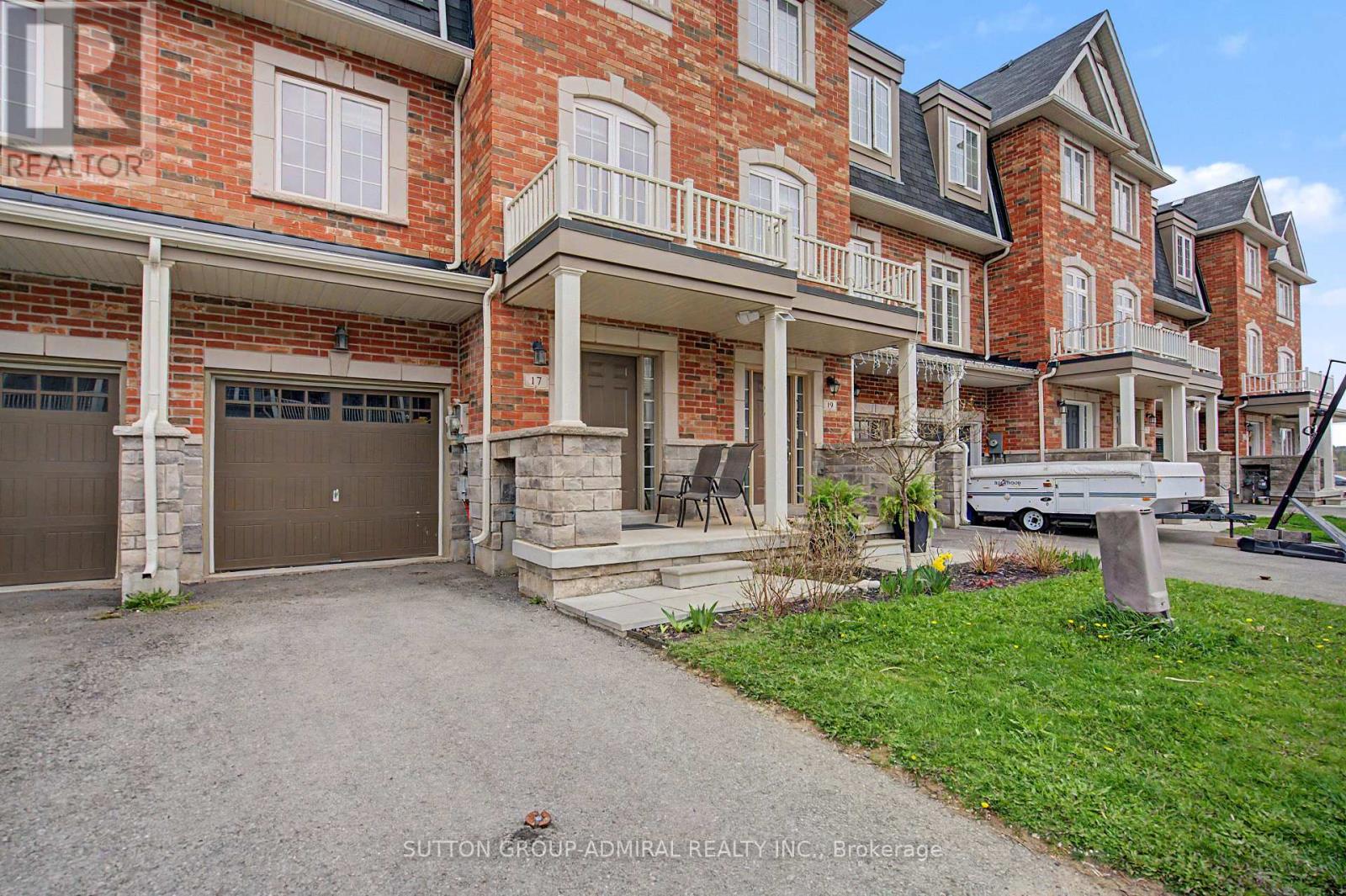 17 Savage Drive, Hamilton, Ontario  L8B 0A1 - Photo 2 - X13089744