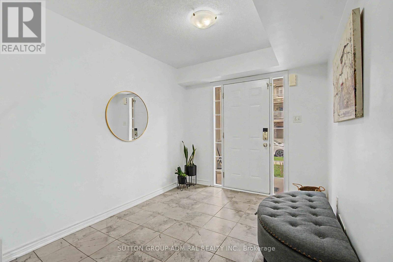 17 Savage Drive, Hamilton, Ontario  L8B 0A1 - Photo 3 - X13089744