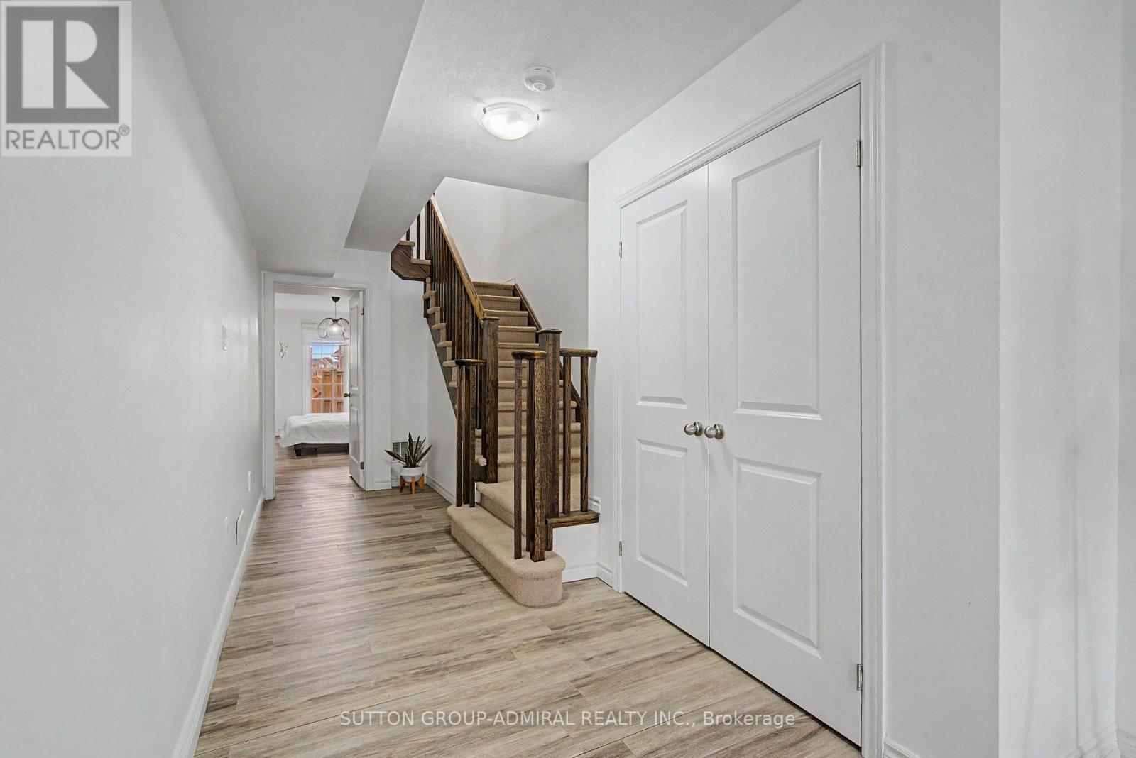 17 Savage Drive, Hamilton, Ontario  L8B 0A1 - Photo 4 - X13089744