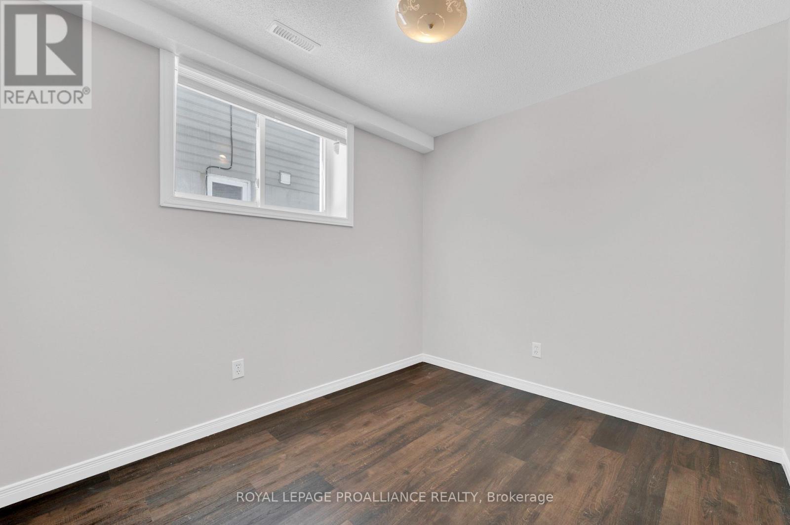B - 25 Metcalfe Street, Quinte West, Ontario  K8V 6S9 - Photo 10 - X13090018