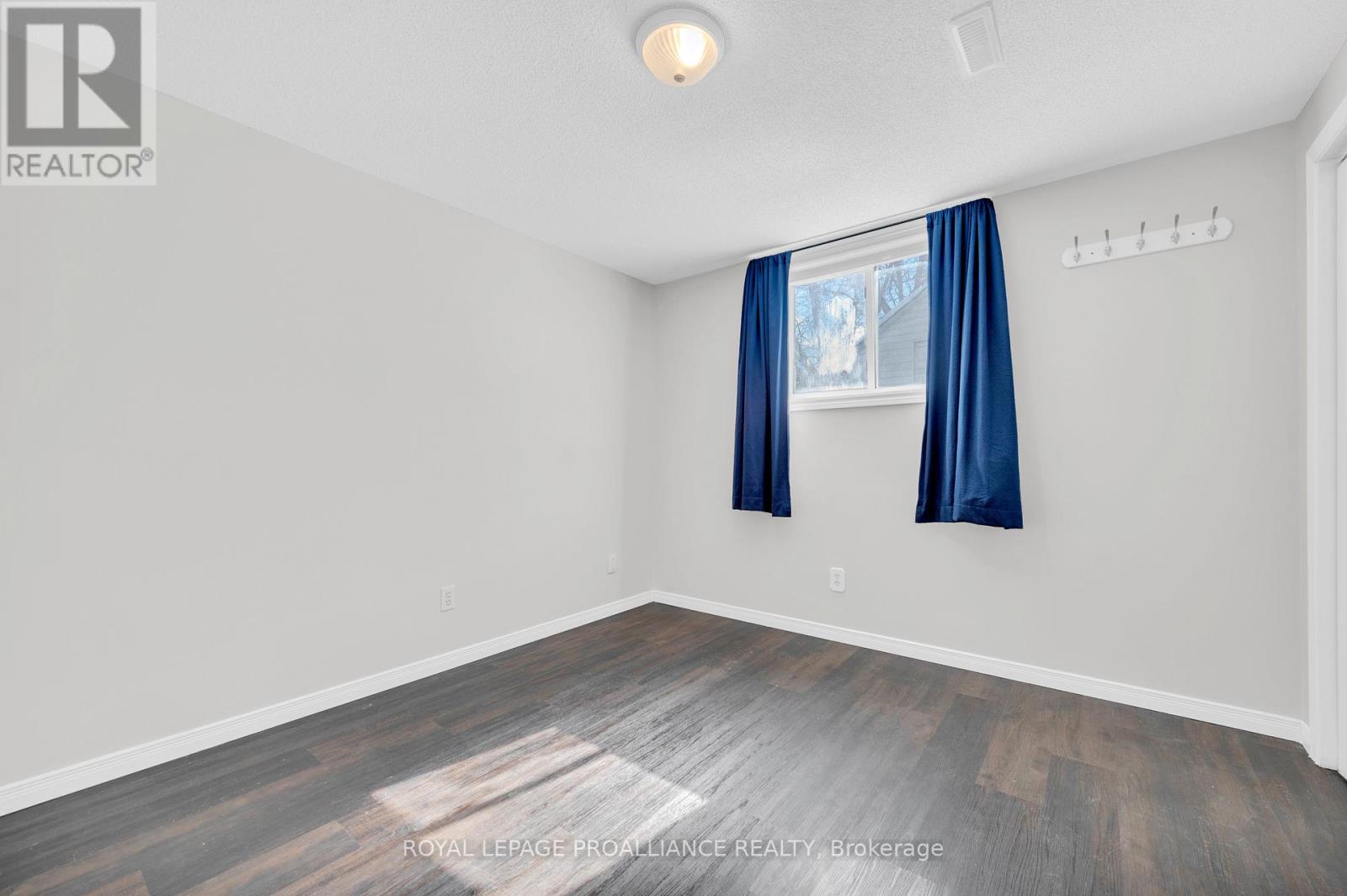 B - 25 Metcalfe Street, Quinte West, Ontario  K8V 6S9 - Photo 12 - X13090018