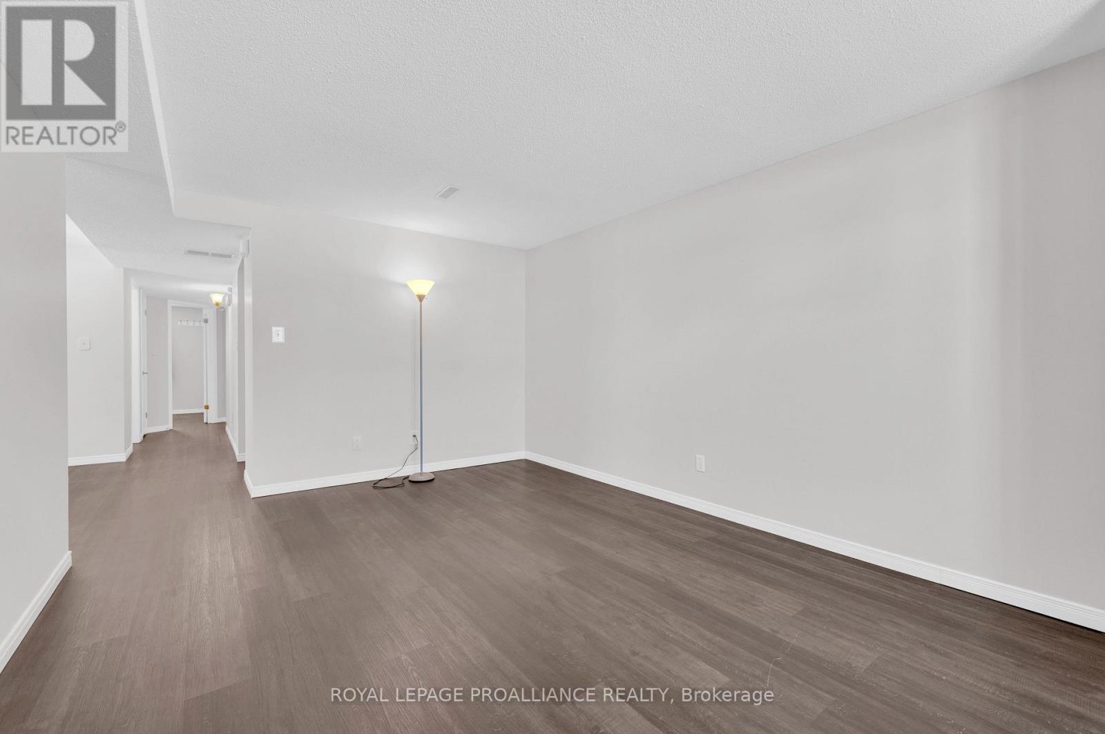 B - 25 Metcalfe Street, Quinte West, Ontario  K8V 6S9 - Photo 7 - X13090018