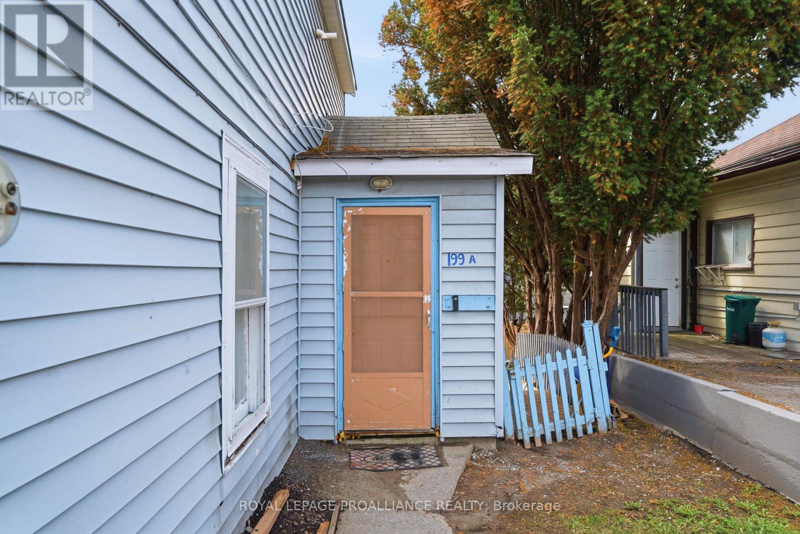 199 Dundas Street E, Quinte West, Ontario  K8V 1L8 - Photo 3 - X13090052