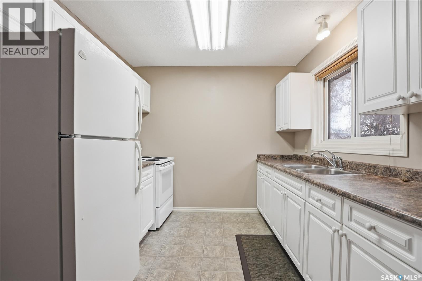 206 & 208 Coppermine Crescent, Saskatoon, Saskatchewan  S7K 4L7 - Photo 10 - SK035030