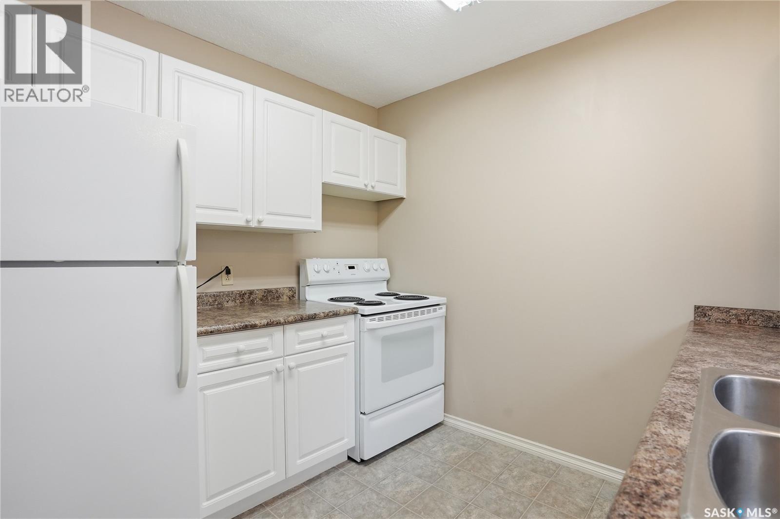 206 & 208 Coppermine Crescent, Saskatoon, Saskatchewan  S7K 4L7 - Photo 11 - SK035030