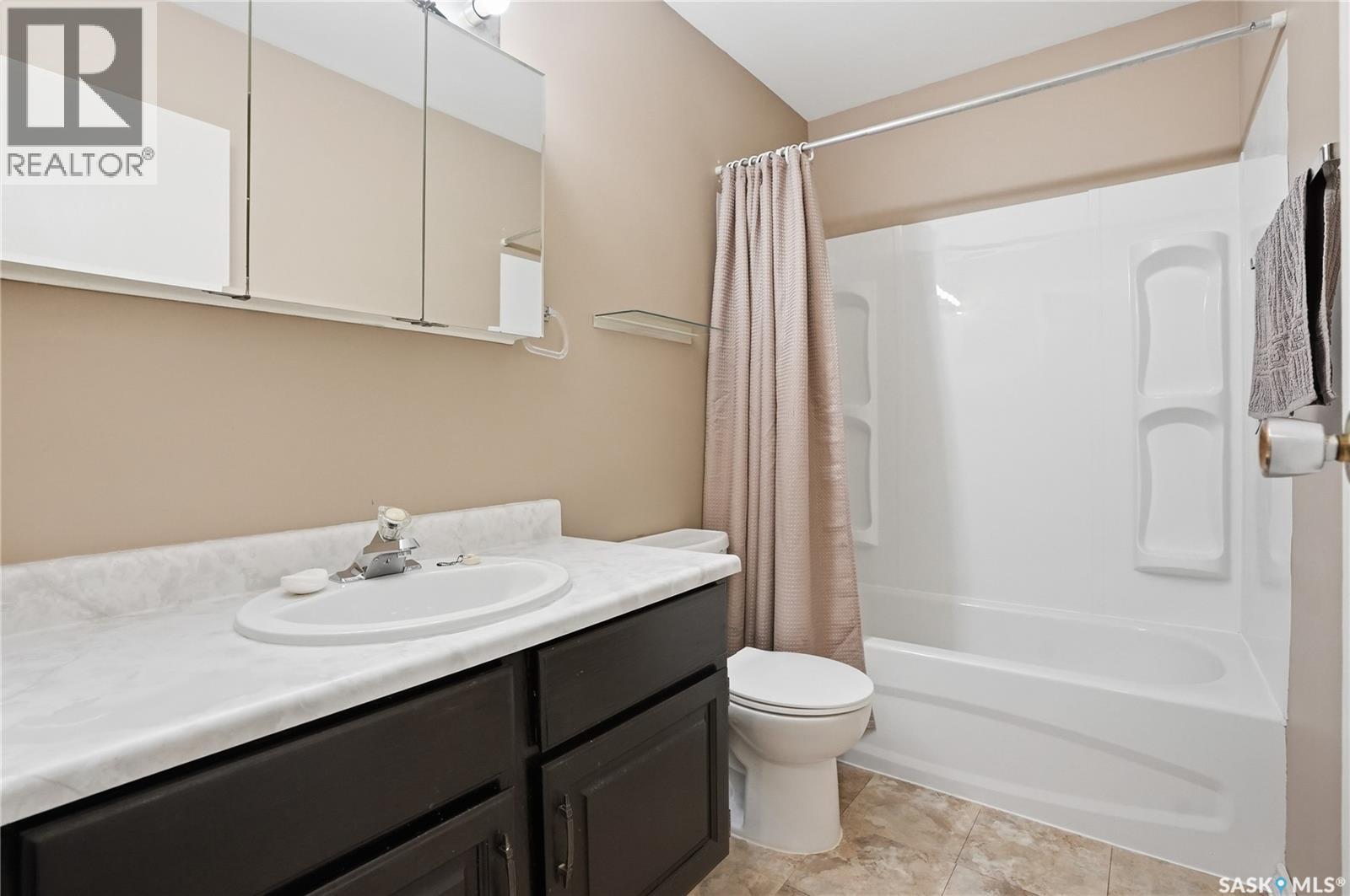 206 & 208 Coppermine Crescent, Saskatoon, Saskatchewan  S7K 4L7 - Photo 16 - SK035030