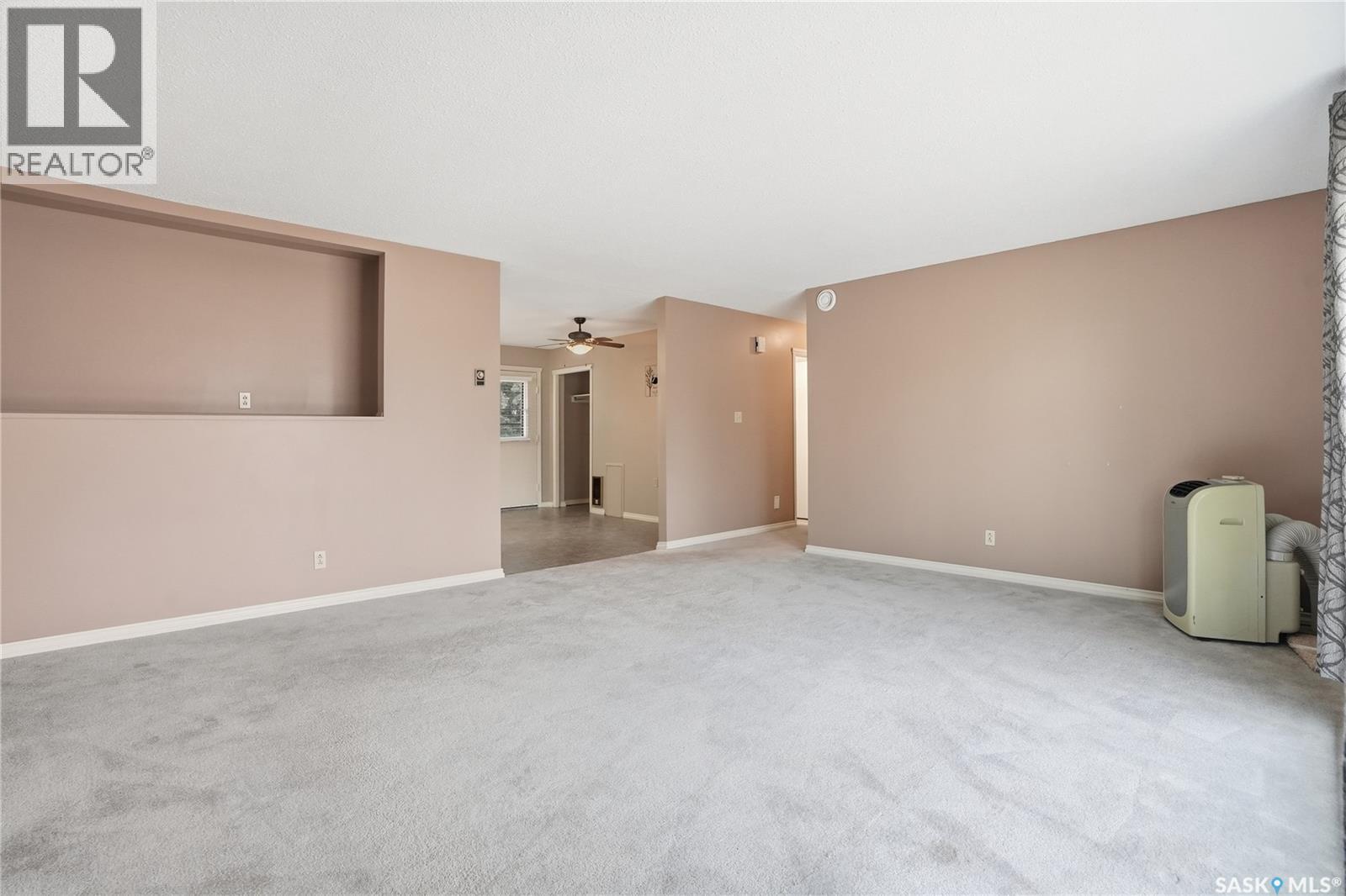 206 & 208 Coppermine Crescent, Saskatoon, Saskatchewan  S7K 4L7 - Photo 6 - SK035030