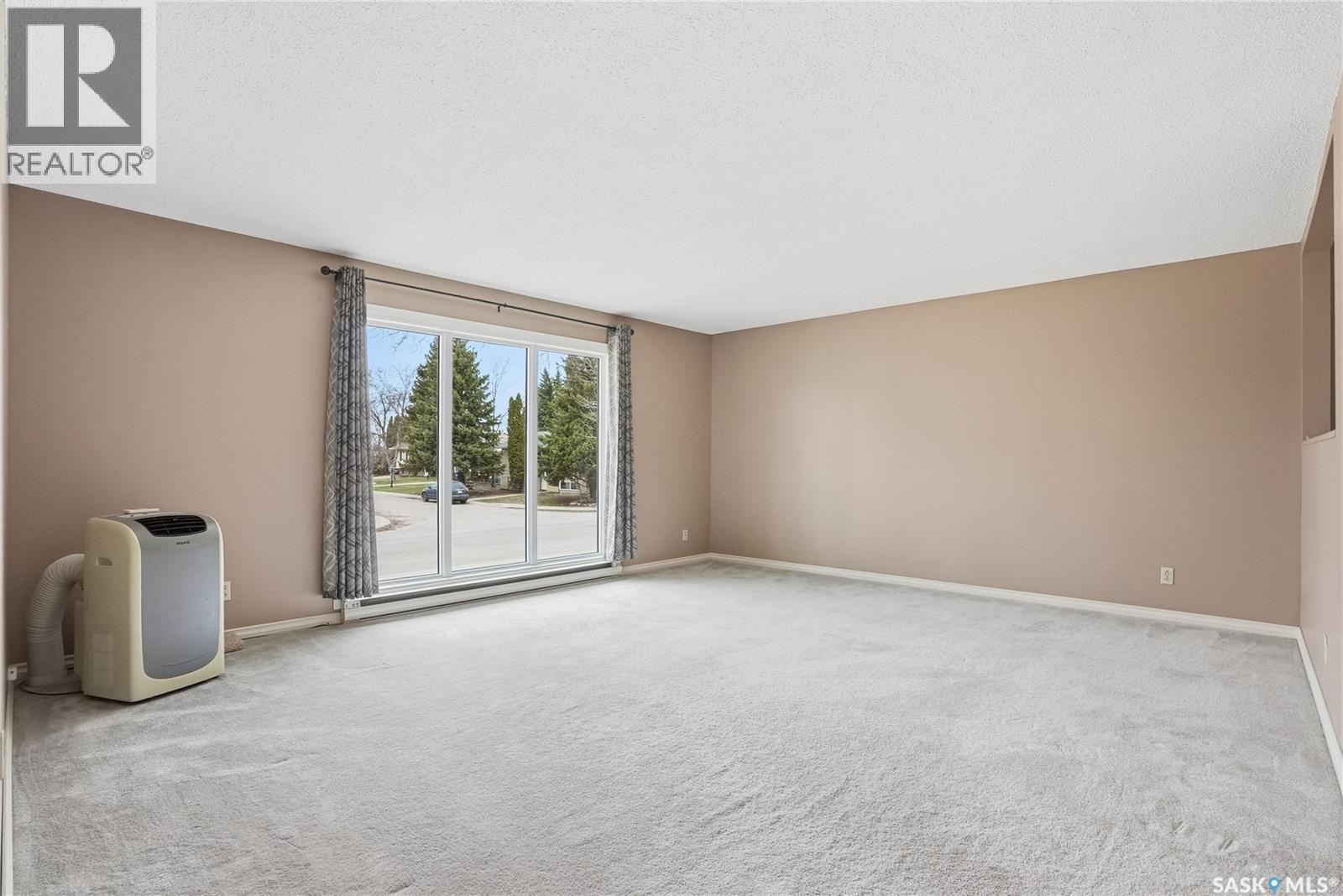 206 & 208 Coppermine Crescent, Saskatoon, Saskatchewan  S7K 4L7 - Photo 7 - SK035030