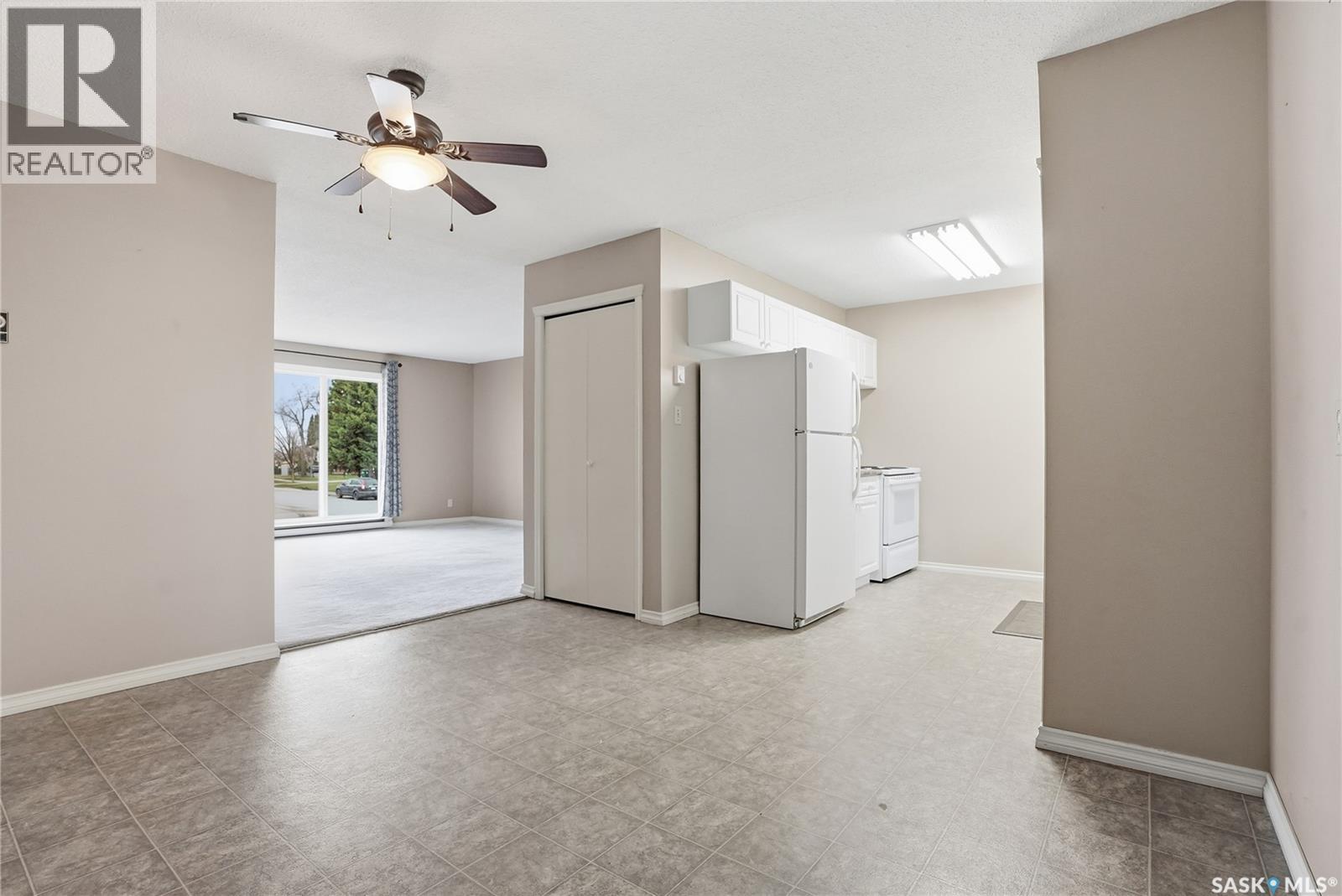 206 & 208 Coppermine Crescent, Saskatoon, Saskatchewan  S7K 4L7 - Photo 9 - SK035030