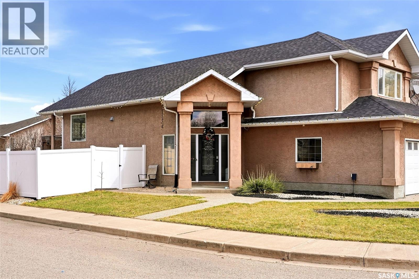 3203 Windsor Park Place, Regina, Saskatchewan  S4B 3B2 - Photo 2 - SK034903