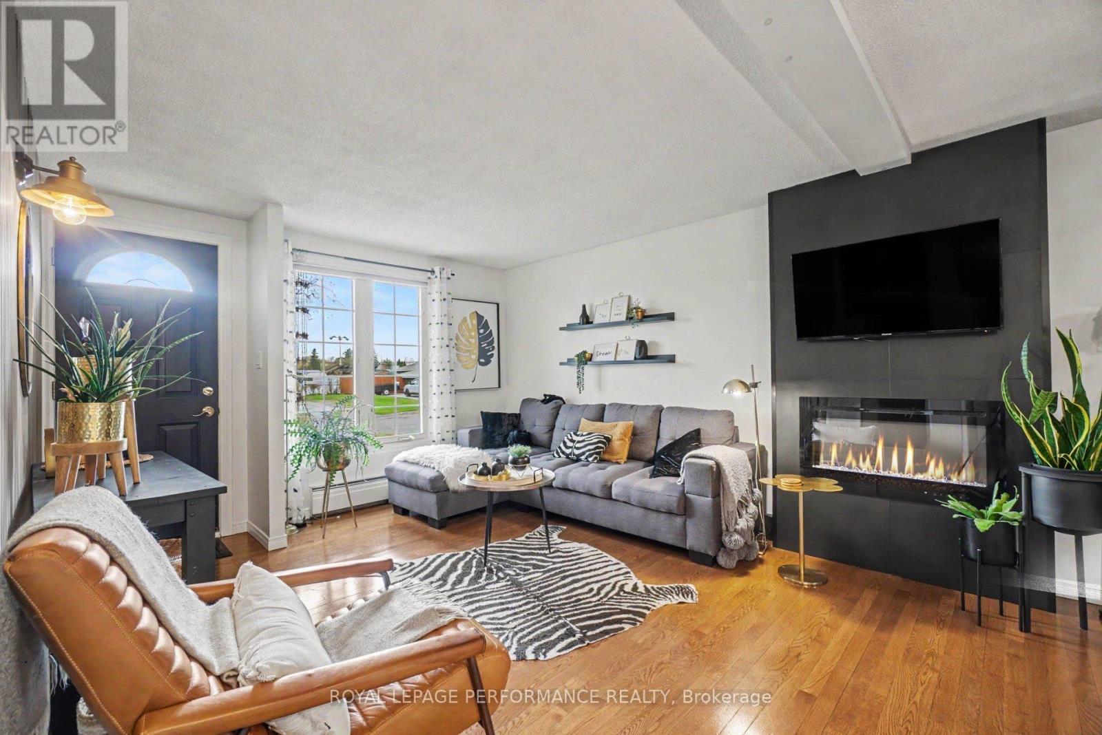 1497 Blackheath Street, Ottawa, Ontario  K1E 1K6 - Photo 7 - X13090026
